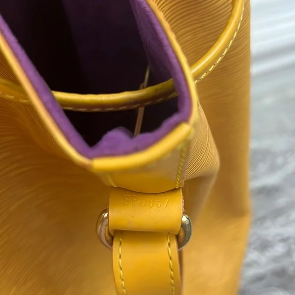 Louis Vuitton Yellow Epi Leather Bucket Shoulder Bag - Picture 13 of 16